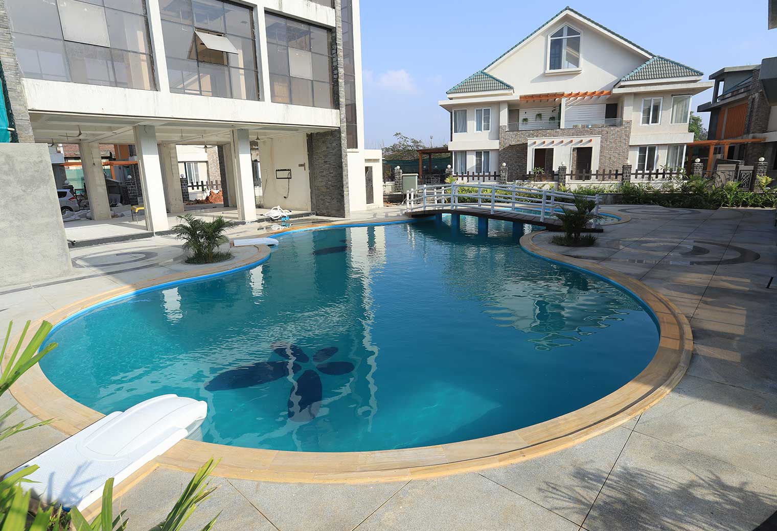 What to Expect in the Custom Pool Construction Process